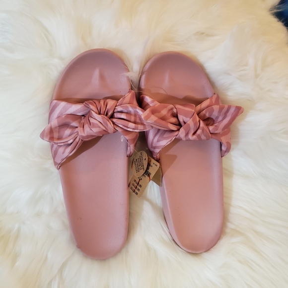 Pink Victoria secret women sandals - Picture 4 of 5